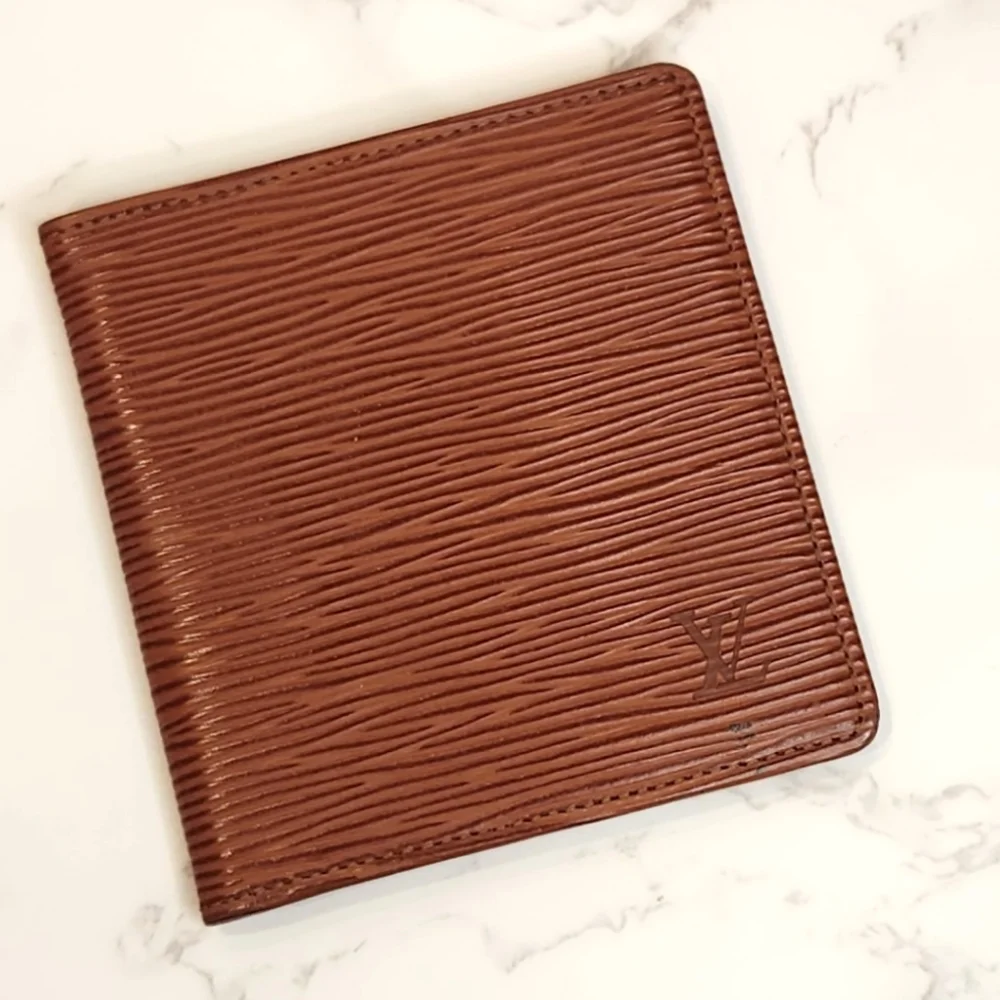 Auth Louis Vuitton Bifold Brown Epi Leather Wallet